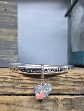 Engraved Friendship Message Bangle Bracelet Silver Tone Pink Enamel Heart Charm